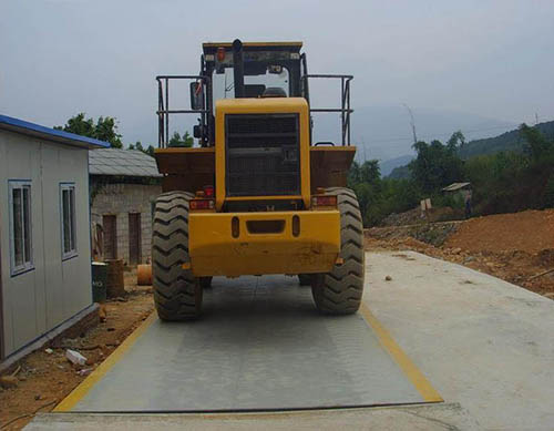 60噸汽車衡廠家 半掛車稱重地磅尺寸定（dìng）製